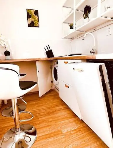 Moderny S Parkovanim Apartament Bratislava