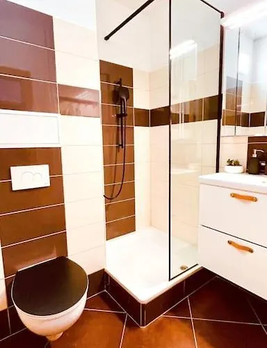 Moderny S Parkovanim