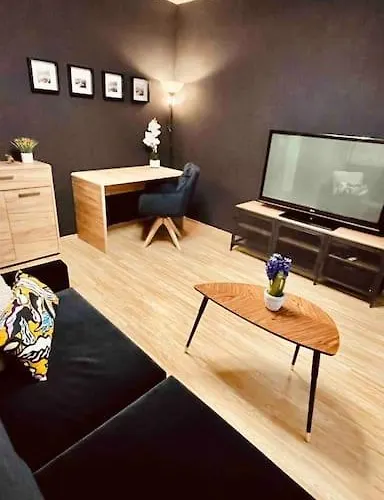 Moderny S Parkovanim Apartament