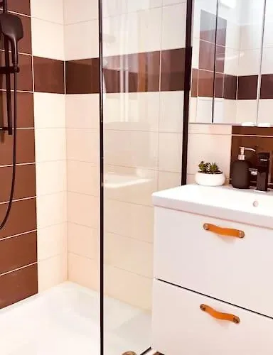 Moderny S Parkovanim Apartament Bratislava