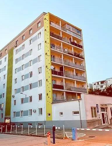 Moderny S Parkovanim * براتسيلافا